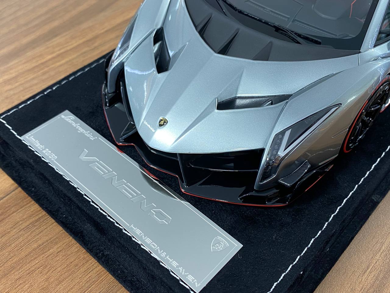 1/18 Resin Model H & H Lamborghini VENENO in Grigio Metalluro Silver - Limited 50 pcs