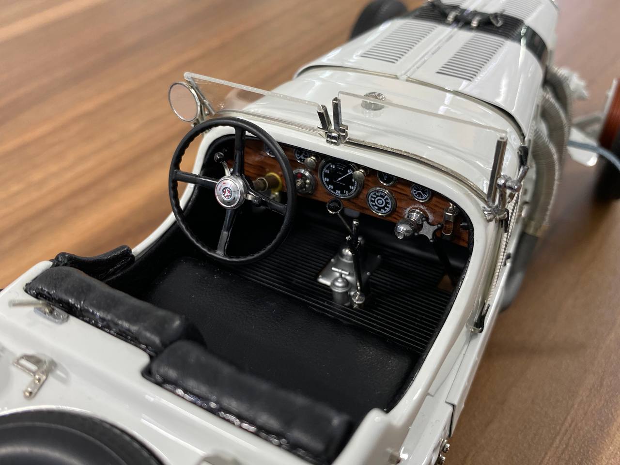 CMC Mercedes-Benz SSKL 1931 Großer Preis von Deutschland [1/18 Diecast White]