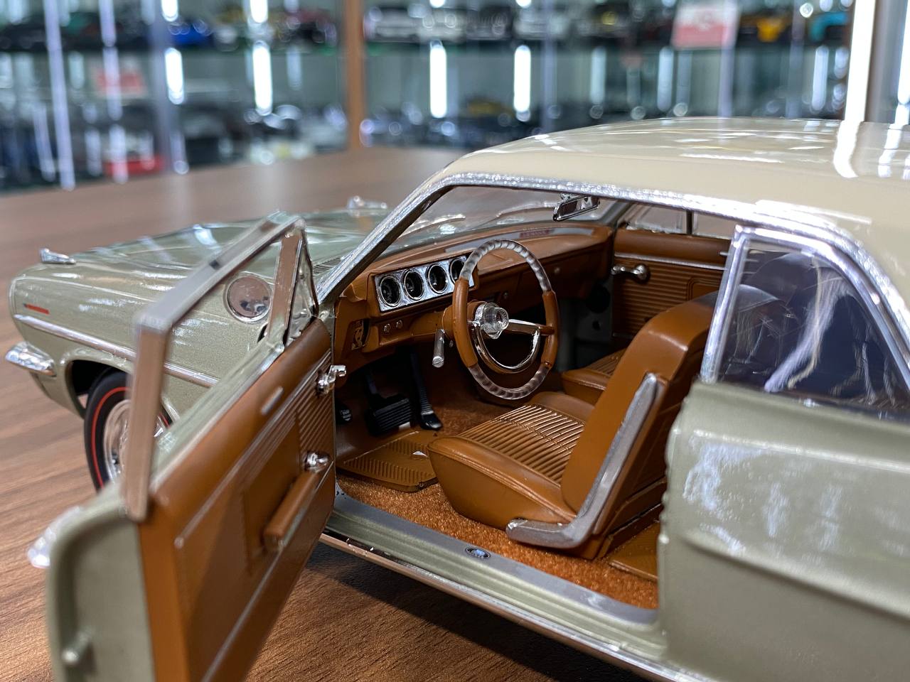 Highway 61 Pontiac LeMans Coupe 1963 -[1/18 Diecast, Green