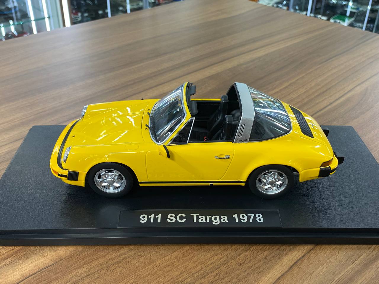 1/18 Porsche 911 SC Targa 1978 Yellow - KK Models