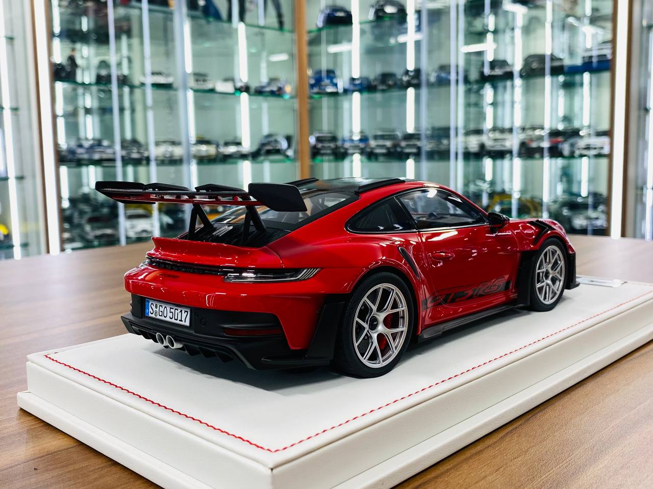 Ivy Model 1/18 Porsche 911 992 GT3 RS Weissach – Guards Red, Limited to 23