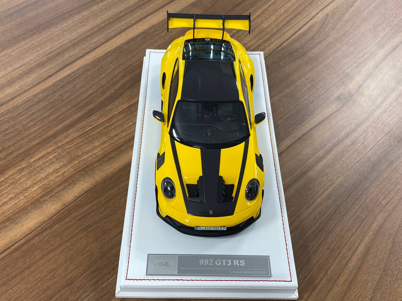 Ivy Model 1/18 Porsche 911 992 GT3 RS Weissach – Racing Yellow with Black Wheels, Limited to 25 pcs.