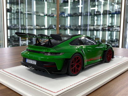 Ivy Model 1/18 Porsche 911 992 GT3 RS Weissach – Python Green with Red Wheels, Limited to 20 pcs.