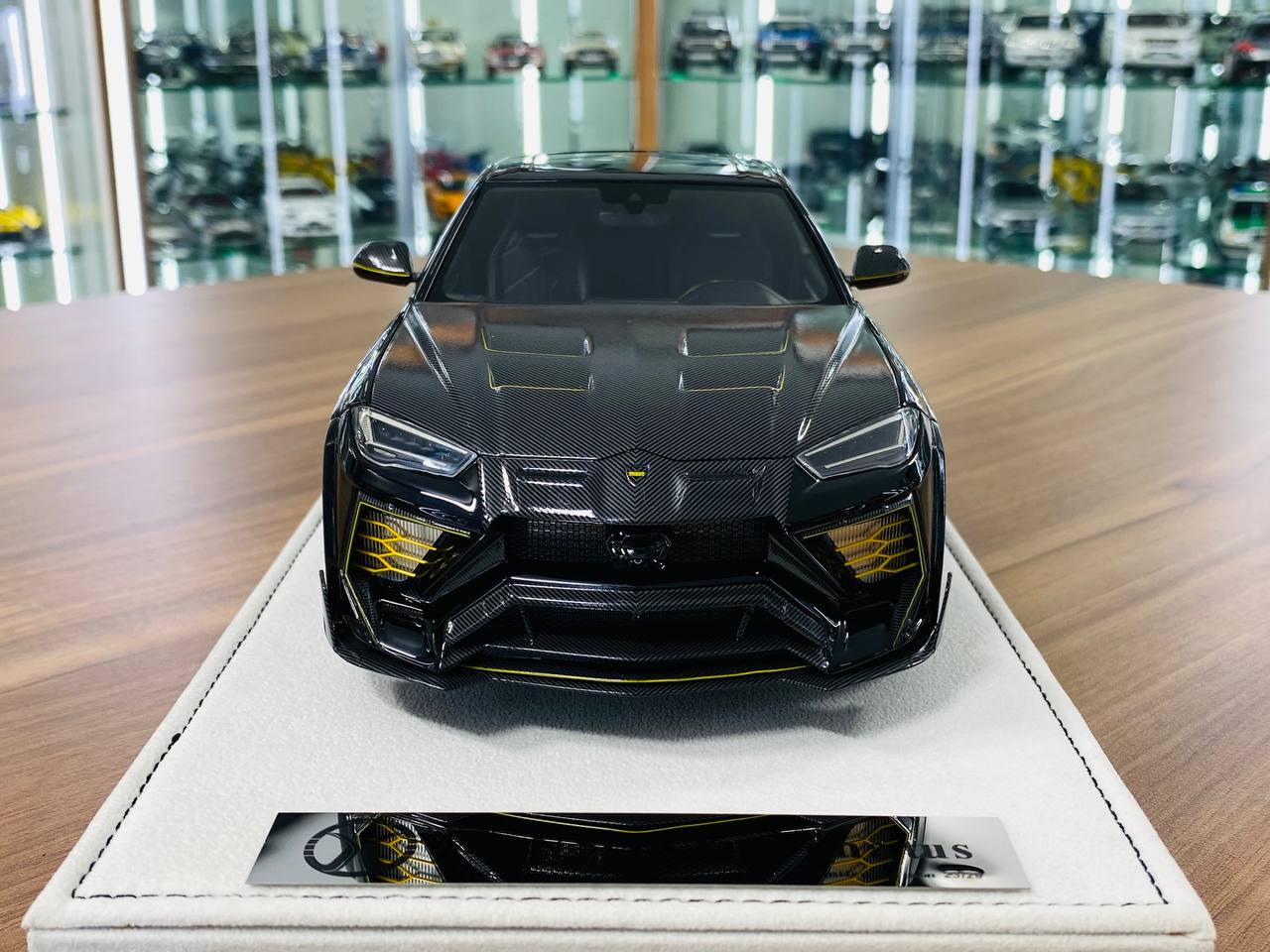 1/18 Resin – Lamborghini URUS Venatus Mansory by Timothy & Pierre