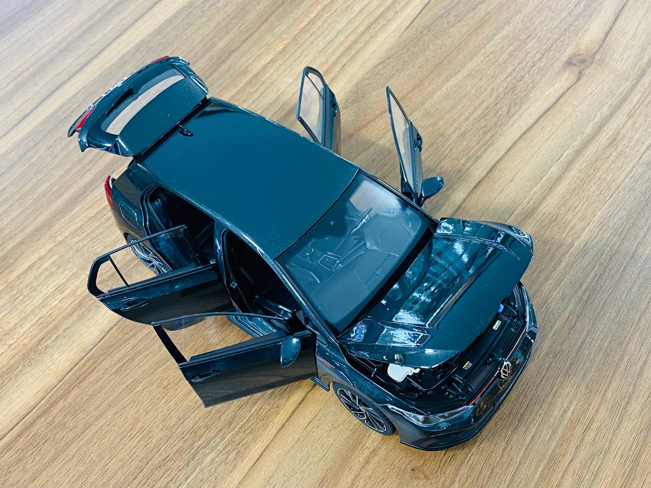 1/18 Diecast - VolksWagen Golf GTI 2021 Black metallic by Norev
