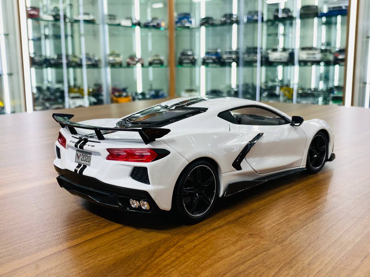 1/18 Diecast Full opening  Maisto Chevrolet Corvette Stingray Coupe 2020 White