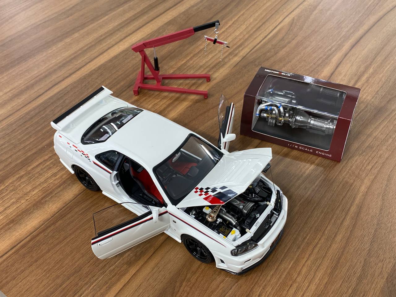 1/18 Metal Diecast - Nissan Skyline GT-R R34 (Nismo) CRS Livery White by MotorHelix