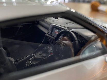 1:18 Resin Model - Kyosho Samurai Nissan GT-R R35 Premium Edition (Silver)