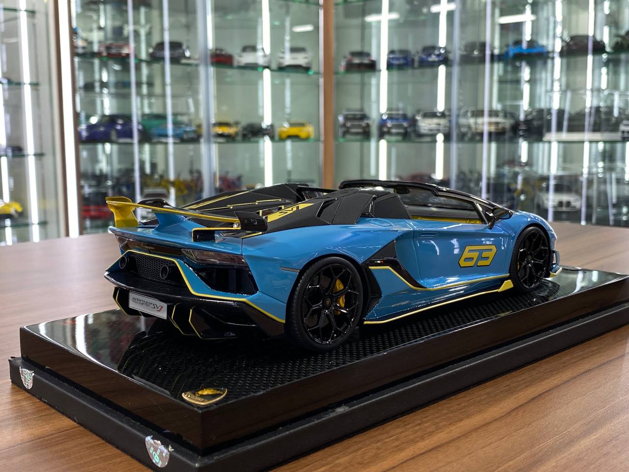 1:18 Resin Model – MR Collection Lamborghini Aventador Roadster SVJ #63 – Blue/Yellow – 1 of 1