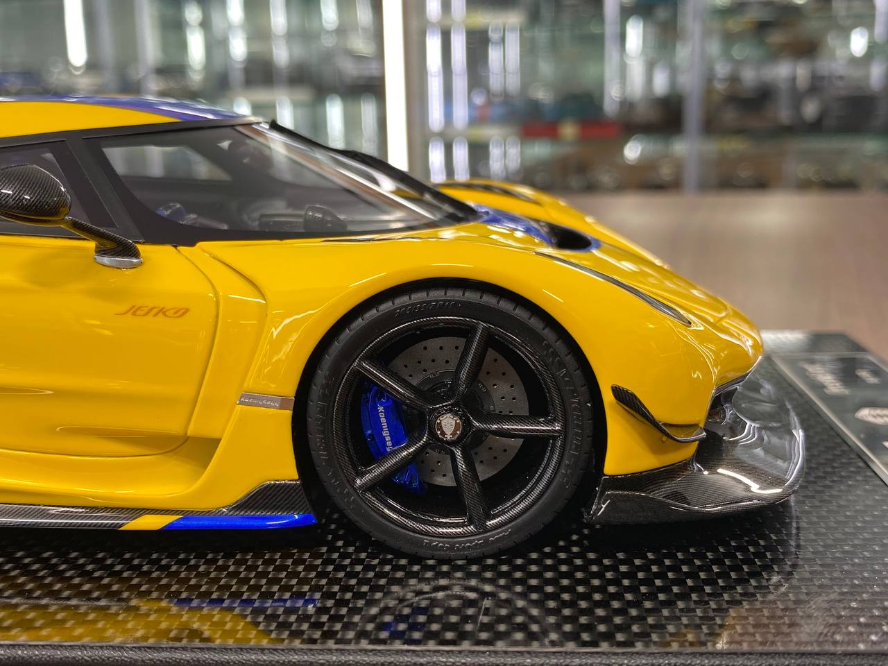 1:18 Resin Model – FrontiArt Koenigsegg Jesko Swedish Flag Yellow (Limited 150 pcs)