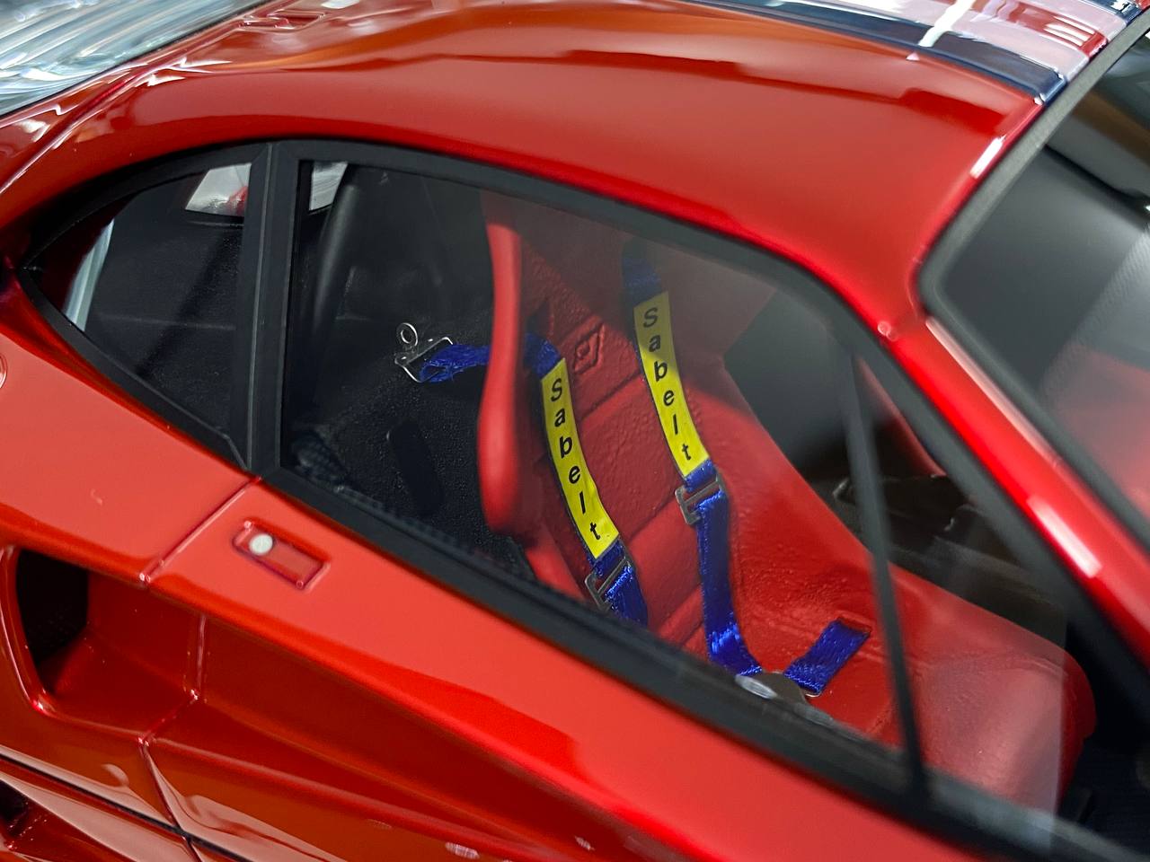 1:18 Resin Model – Davis & Giovanni Ferrari F40 Red Limited 1 of 1