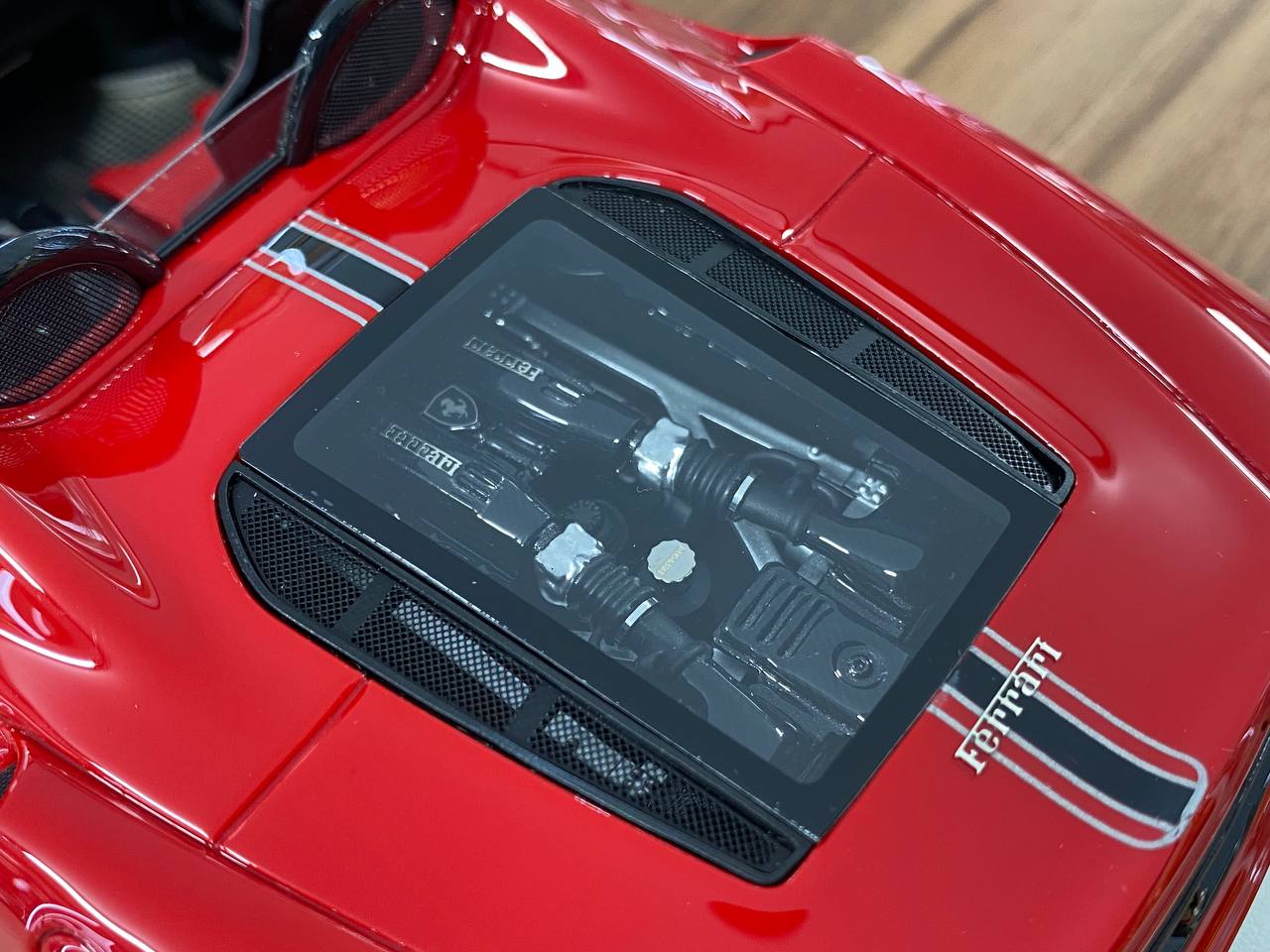1:18 Resin  – Davis & Giovanni Ferrari 16M Scuderia Spider Novitec Rosso Corsa / Black Stripe Limited 10