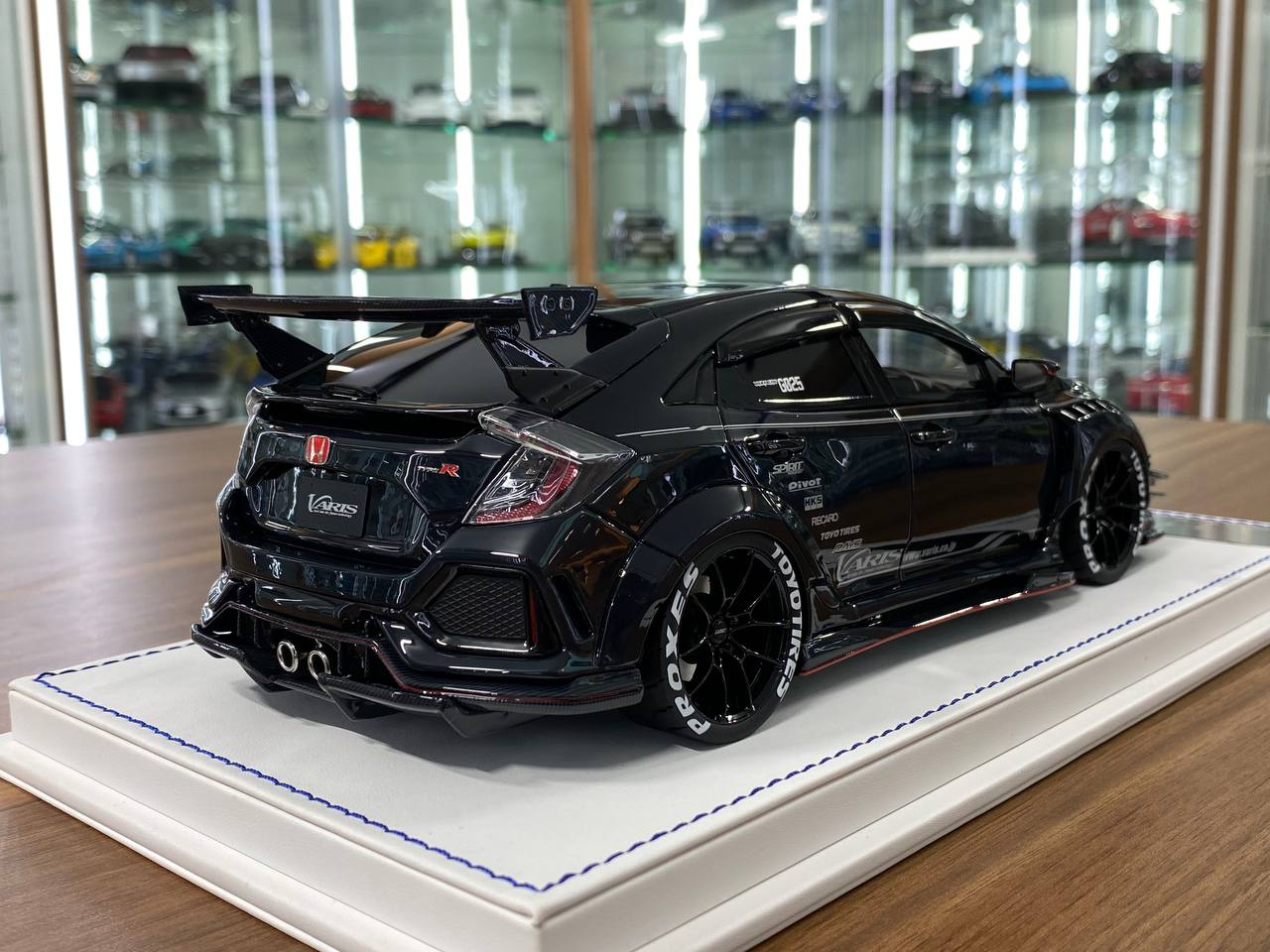 1:18 Resin – M.S. Miniature Special Honda Civic FK8 Type R (Varis) – Crystal Black Pearl – Limited 50 pcs