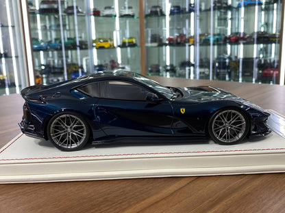 1/18 Resin  – Davis & Giovanni  Ferrari 812 Superfast Chameleon Limited 01 of 01 pcs