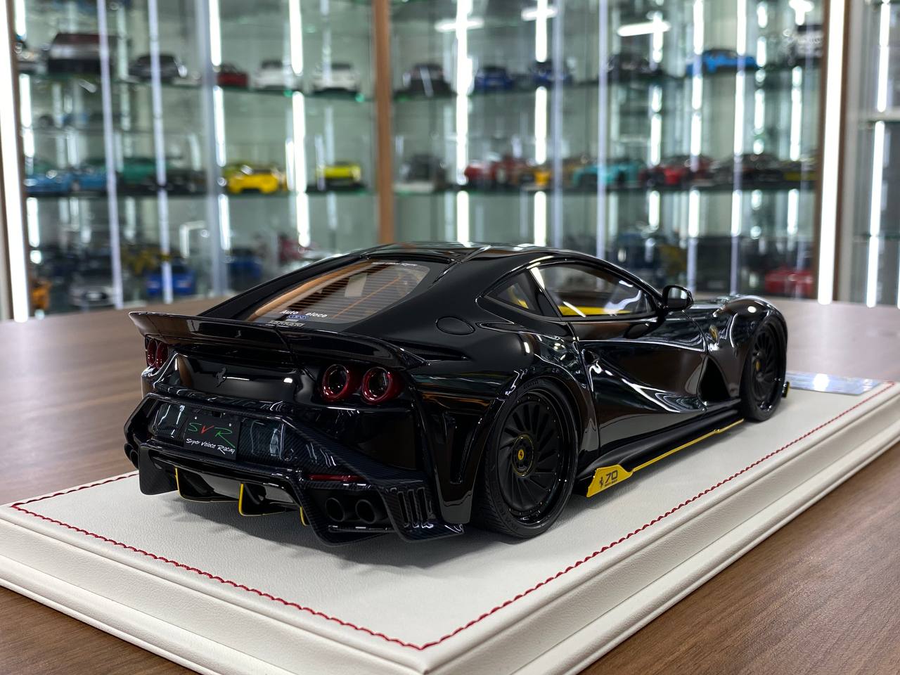 1/18 Resin  – Davis & Giovanni  Ferrari 812 Superfast SVR Black / Yellow accents Limited Edition 8 pcs