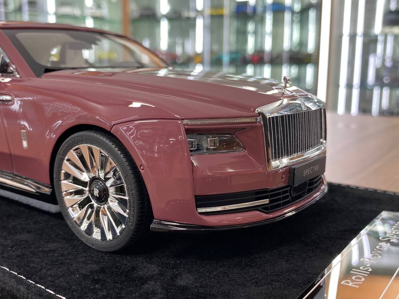 1/18 Resin Model – H&H Rolls Royce Spectre Morganite Pink  Ltd.Edn.50 pcs