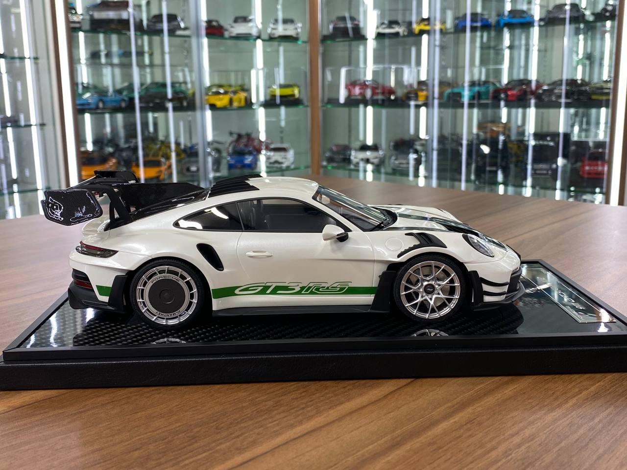 1/18 Resin – VIP Models Porsche 911 GT3 RS MR Pearl White Ltd.Edn.66 pcs