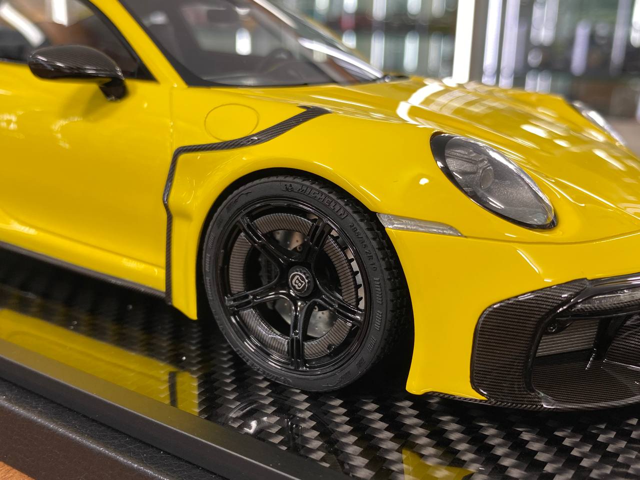 1/18 Resin VIP Model Porsche BRABUS Rocket 900 R Racing Yellow Ltd.Edn.66 pcs