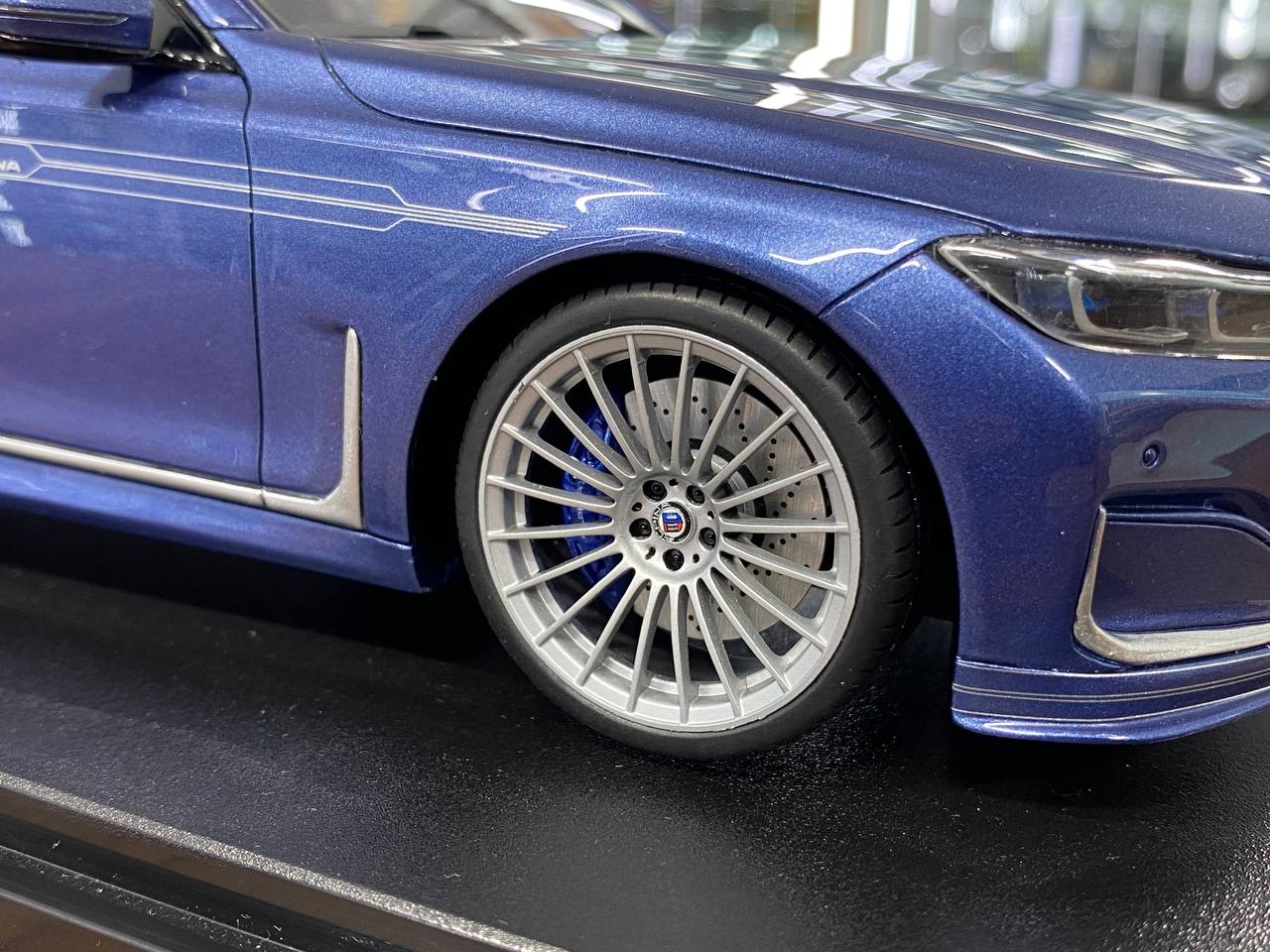 1/18 Resin GT Spirit BMW Alpina B7 Saloon - Blue / Beige Interior Limited Edition