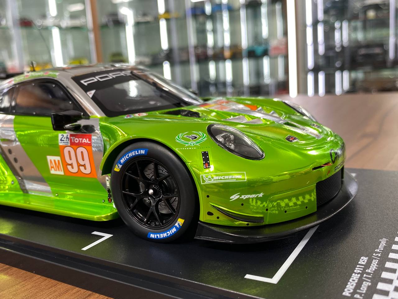 1/18 Diecast ixo Models PORSCHE 911 RSR #99 P. Long / T. Pappas / S. Pumpelly 24h LeMans 2018  Racing green / Silver