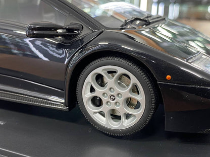 1/18 Diecast Lamborghini Diablo 6.0 – Metallic Black | AUTOart | Full Opening