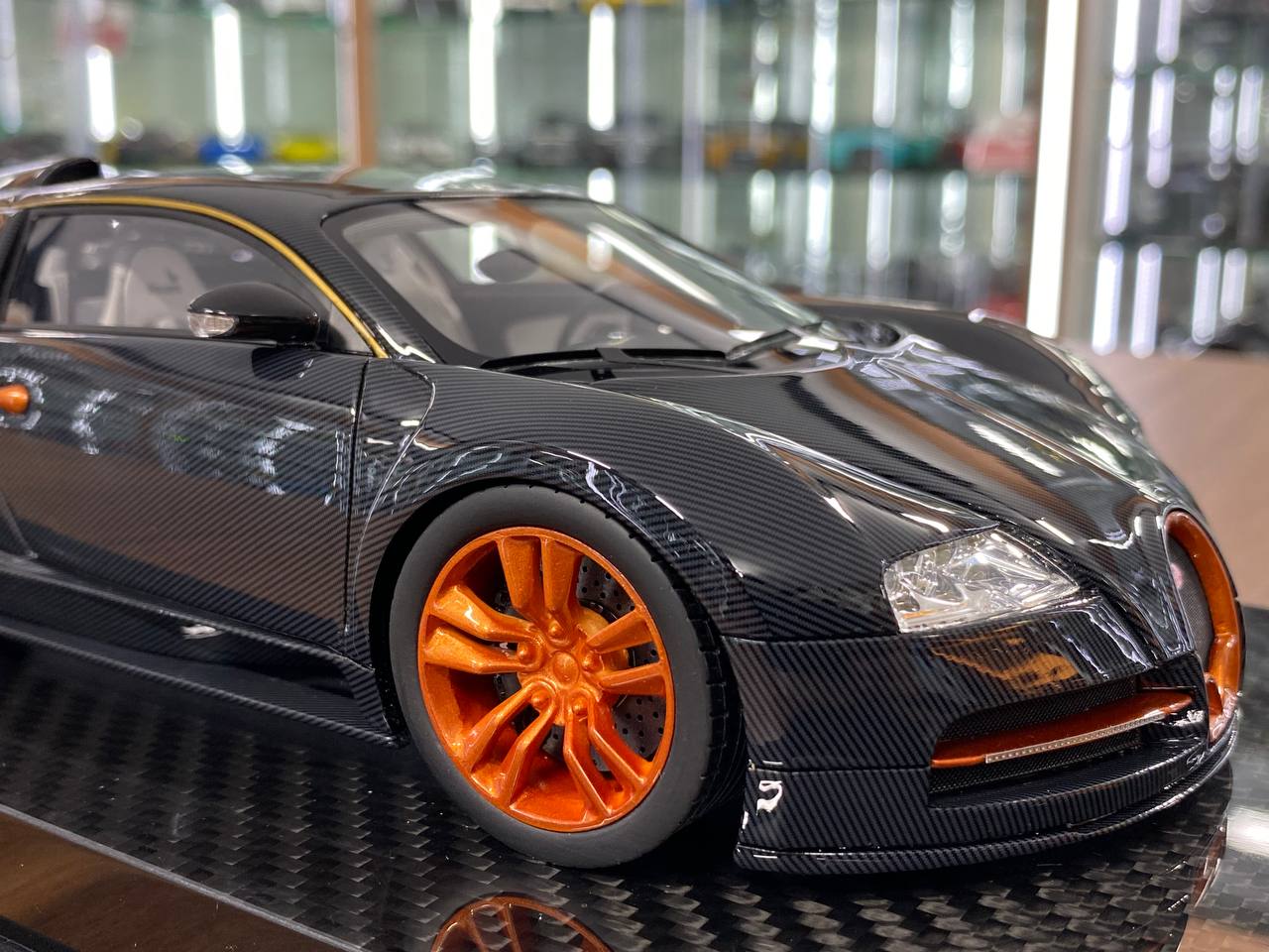 1/18 Resin Model – Bugatti Veyron | Ultra Unique | Black Carbon Fiber | Limited 30 pcs