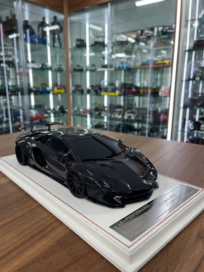 1/18 Lamborghini Aventador LP700/4 SV LB Performance – Resin | Carbon/White | Davis & Giovanni | 1 of 1