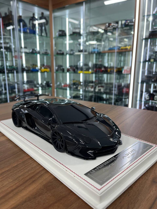 1/18 Lamborghini Aventador LP700/4 SV LB Performance – Resin | Carbon/White | Davis & Giovanni | 1 of 1