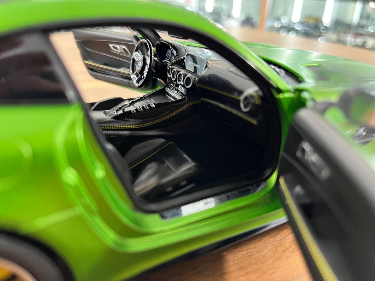 1/18 Diecast Norev Mercedes-Benz AMG GT Black Series – Green Hell Magno |