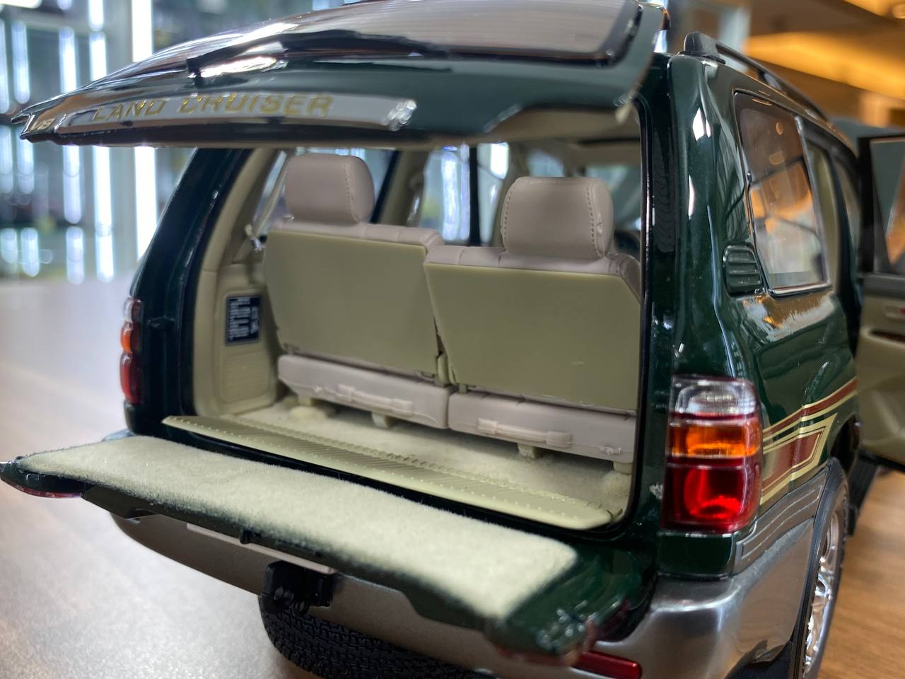 1/18 Diecast Toyota Land Cruiser 100 Green Faw Toys Scale Model Car