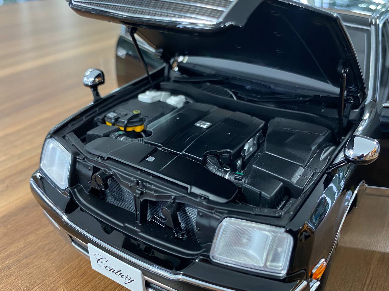 1:18 Diecast Model Toyota Century 1997 Black | Almost Real | Full-Opening