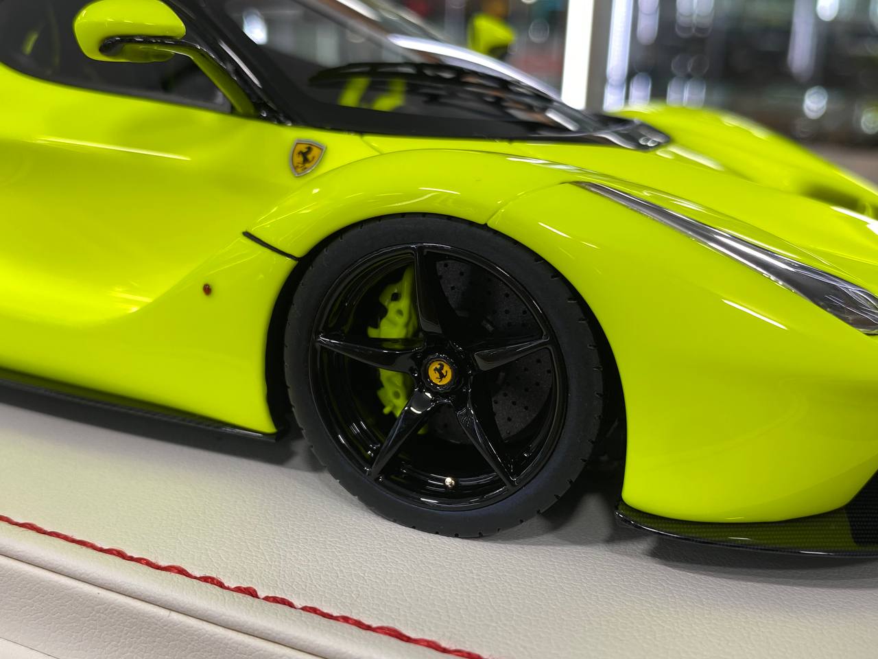 1/18 Ferrari LaFerrari by Davis & Giovanni fluorescent yellow with Black Roof