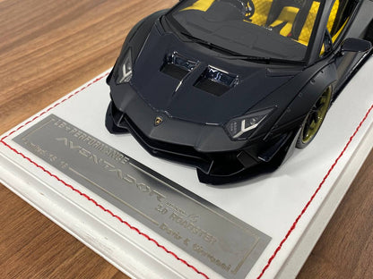 1/18 Resin Davis & Giovanni Lamborghini Aventador LP 720-4 2.0 Roadster in Matt Black with Black/Yellow Interior Limited Edition - 18 pcs