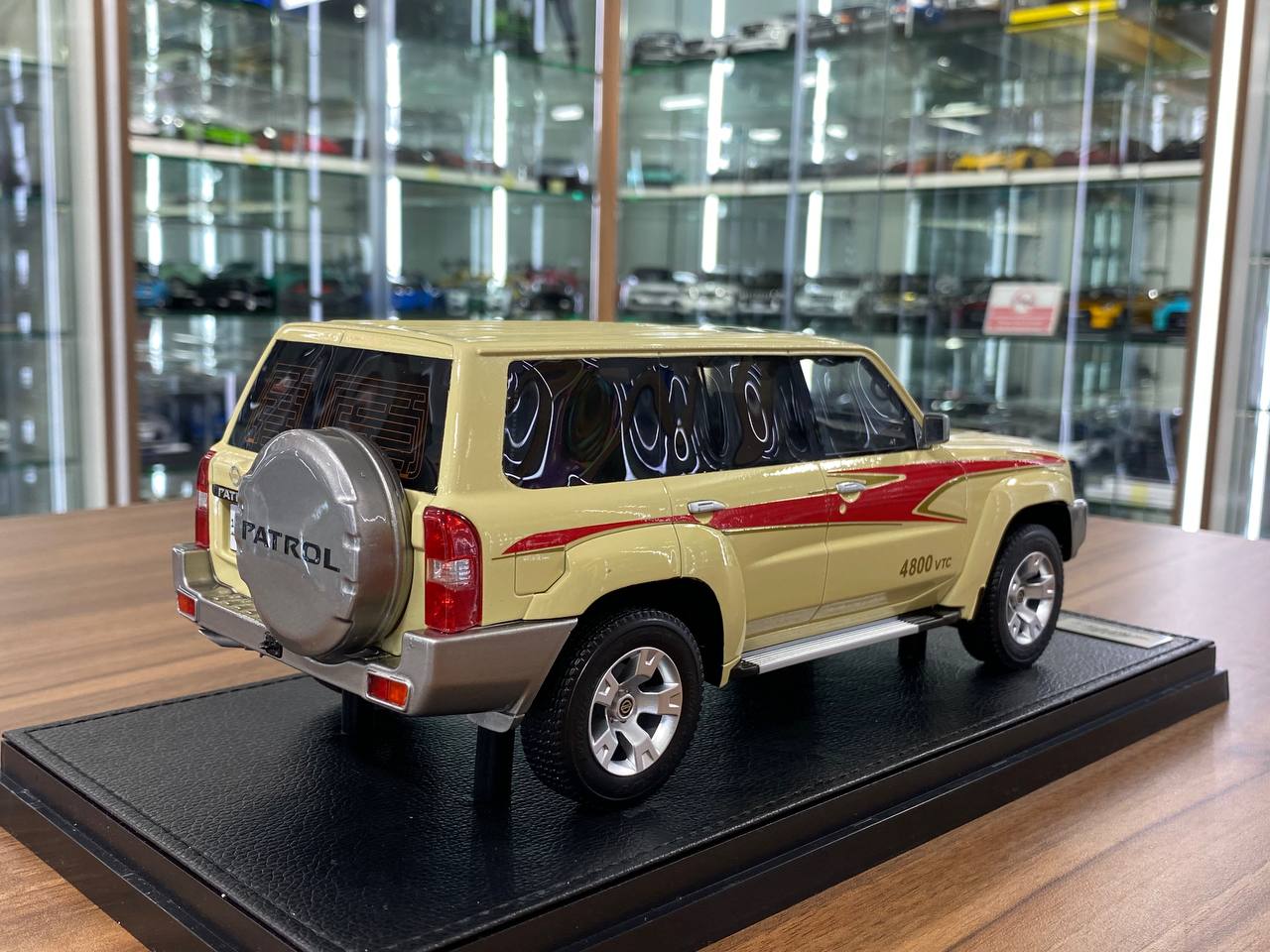 1/18 Resin Nissan Patrol Safari Y61 Custom Beige IVY Models Scale Model Car