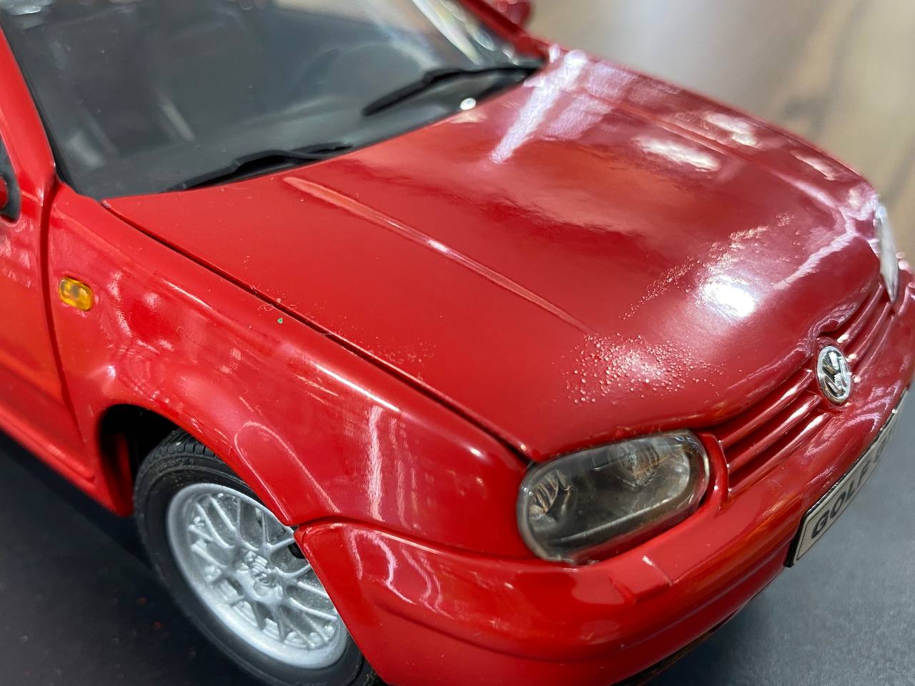 1/18 Diecast Volkswagen Golf GTI 1998 Revell in Red
