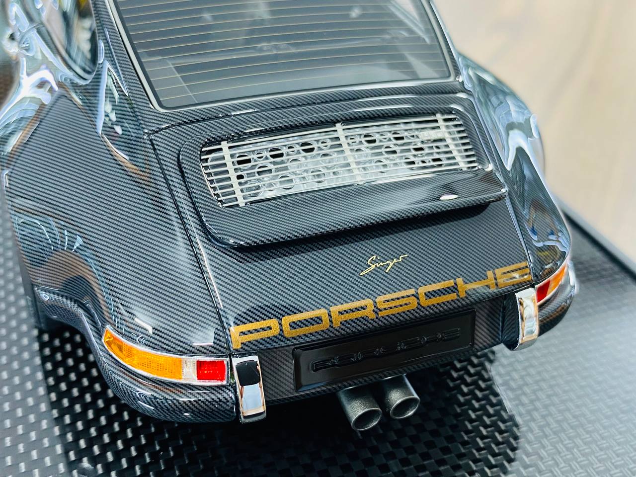 Ivy Model Porsche 911 Singer – 1/18 Resin Model, Visible Carbon, Limited to 40 Units