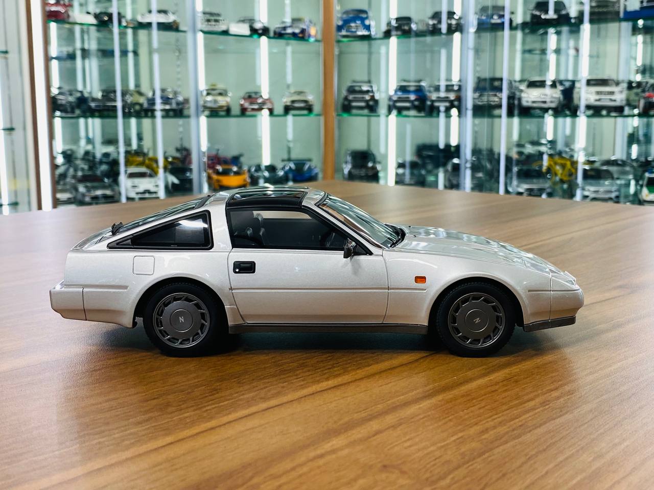 1/18 Resin Nissan Fairlady Z 300ZR Silver by Kyosho Samurai