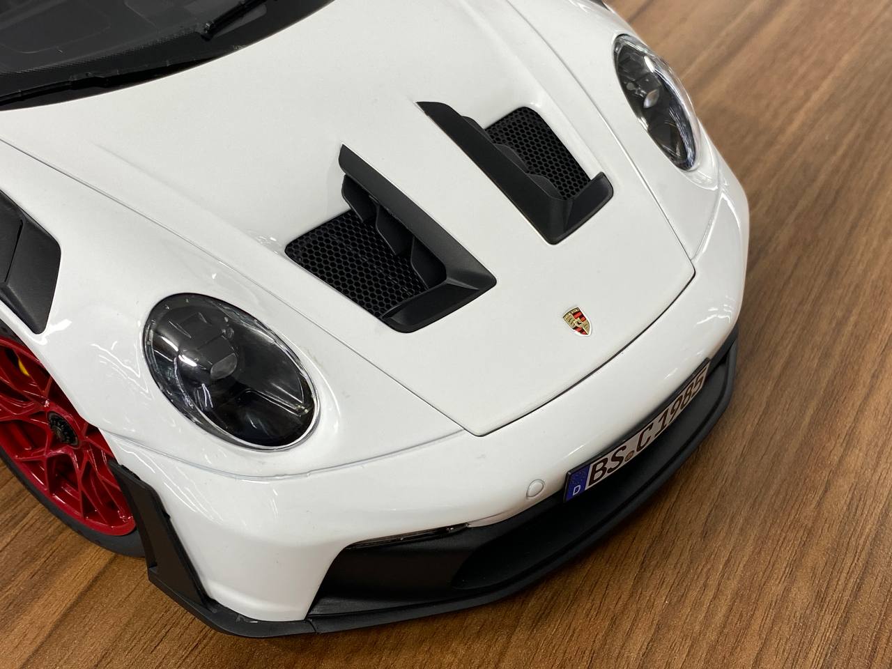1/12 Metal Diecast – Norev Porsche 911 GT3 RS – White / Red Rim