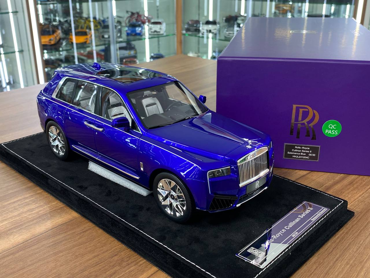 1/18 Resin H&H Rolls Royce Cullinan Series II Salamanca Blue Ltd.Edn.30 pcs