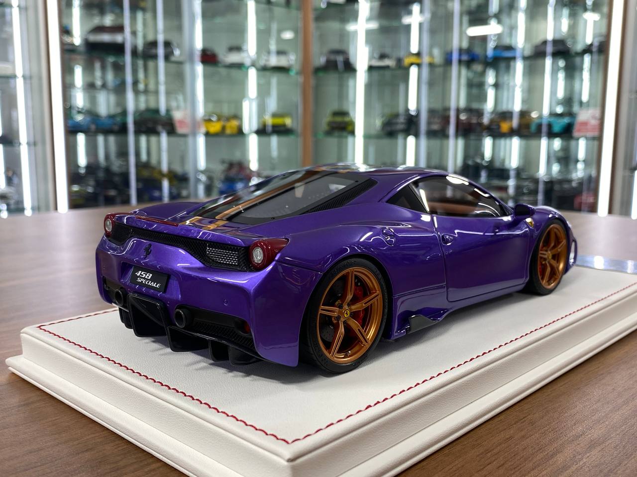 1/18 Resin – Dino Models Ferrari 458 Speciale Purple with Metallic Blue Stripe Limited Edition: 20 pcs