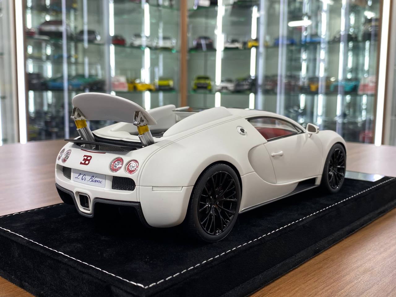 1/18 Resin Model – H&H Bugatti Veyron Grand Sport 16.4 Matte White (Limited to 20 pcs)