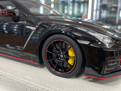 1/18 Resin Model – Nissan GT-R R35 NISMO Special Edition | Make Up |Black / Carbon Fiber Hood