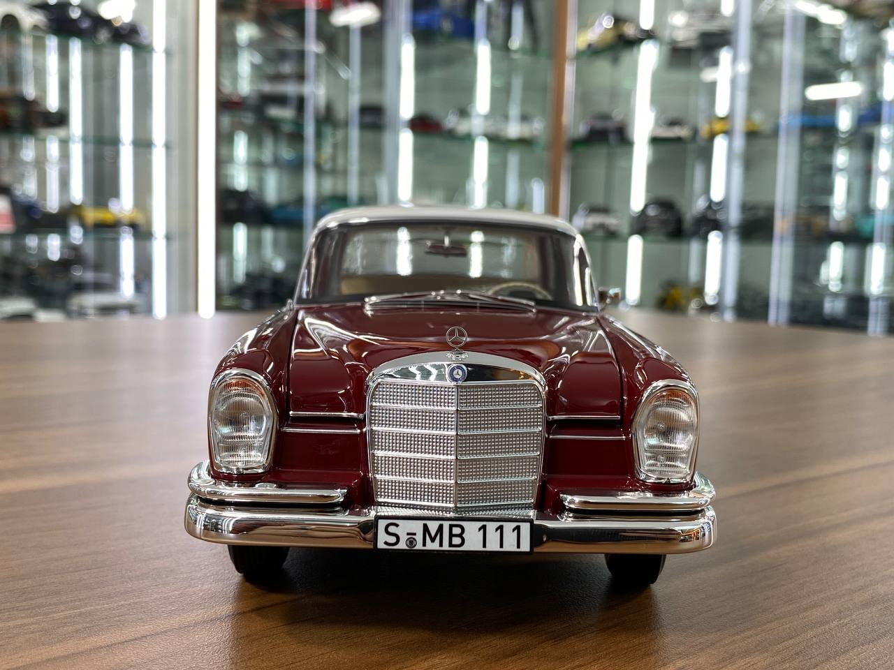 1/18 Diecast Mercedes-Benz 220 S (W111) 1959 - 1965 Red Scale Model Car by Norev