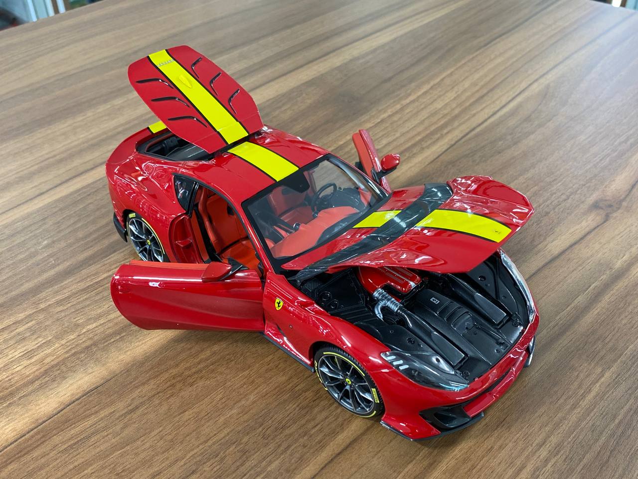 1/18 Diecast Full opening Bburago Signature Series  Ferrari 812 Competizione Red / Yellow stripe
