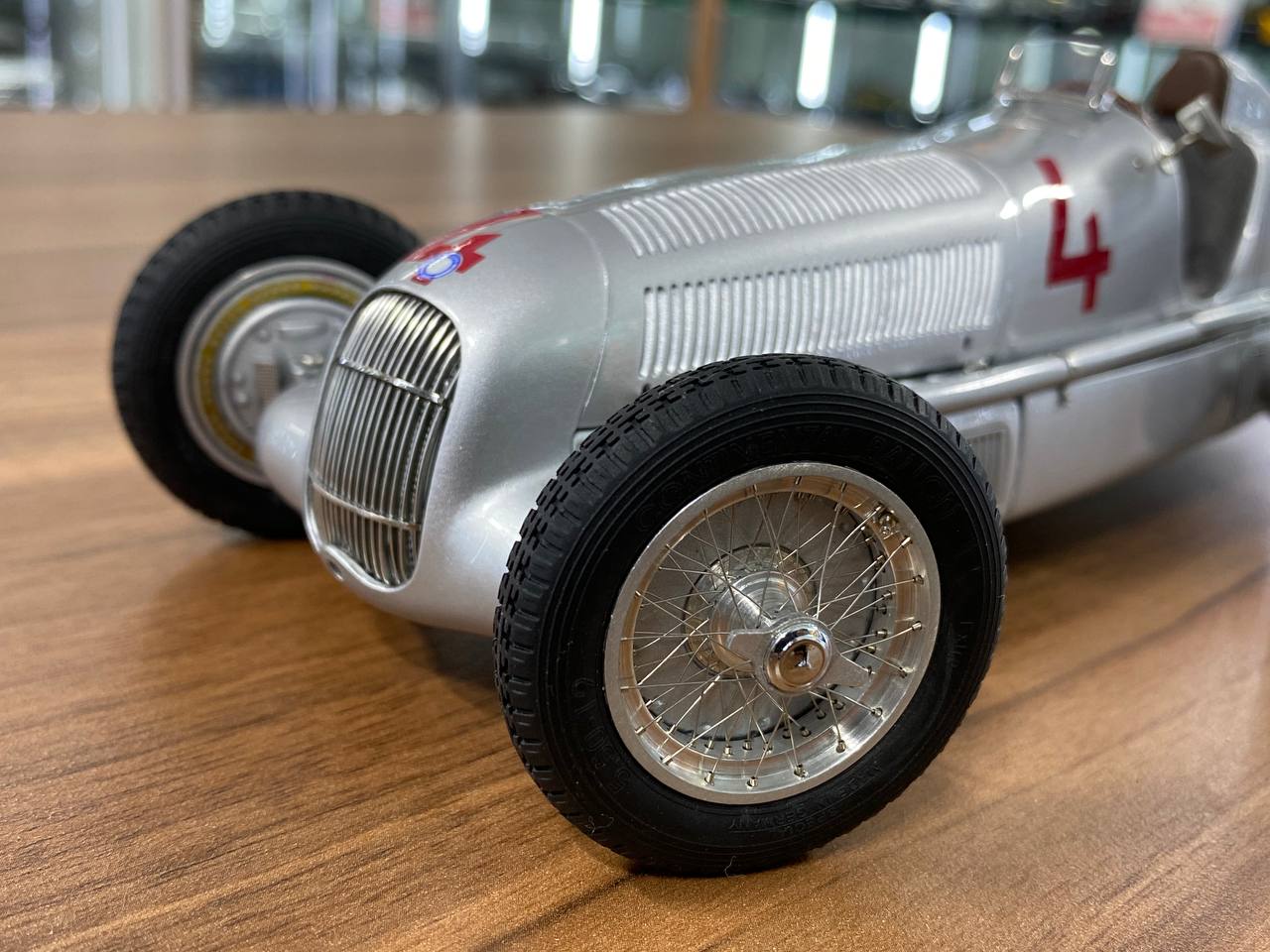 CMC Mercedes-Benz W25, 1935 Luigi Fagioli, Start No. #4 Sieger GP Monaco [1/18 Diecast]