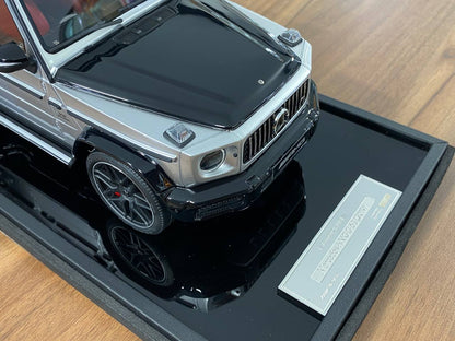 MotorHelix Mercedes-Benz G63 AMG 2019 - 1/18 Resin Model - Silver Black