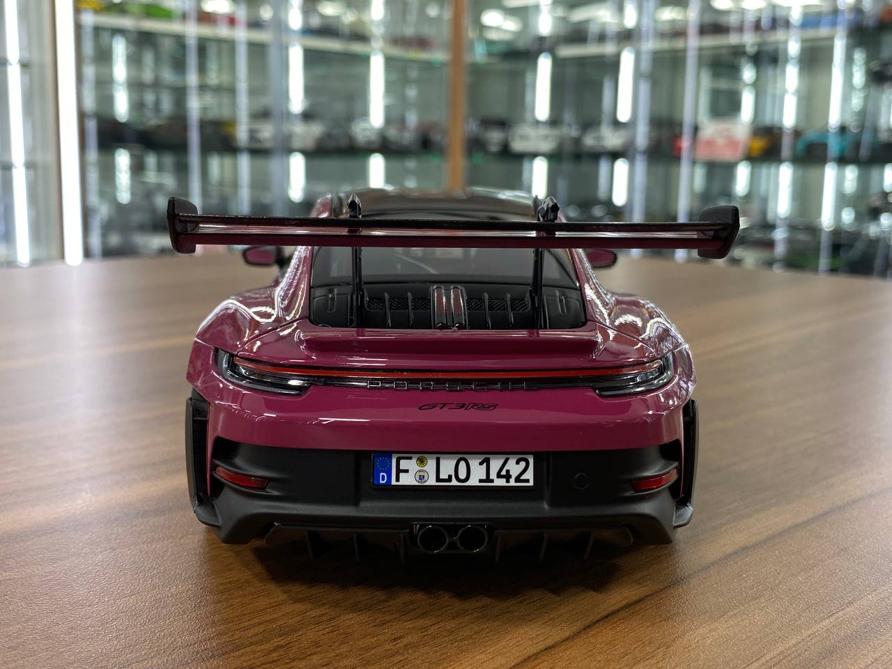 1/18 Metal Diecast – Porsche 911 GT3 RS (2022) Weissach Package | Norev | Full Opening | Sternrubin / Gold Rims