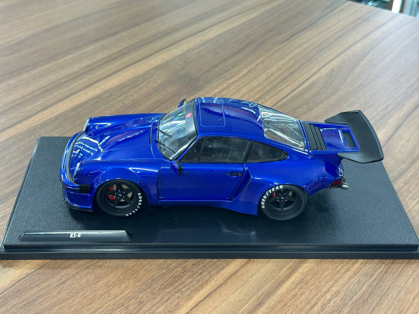 1/18 Diecast Porsche KS-R 2022 Blue Metallic by Solido