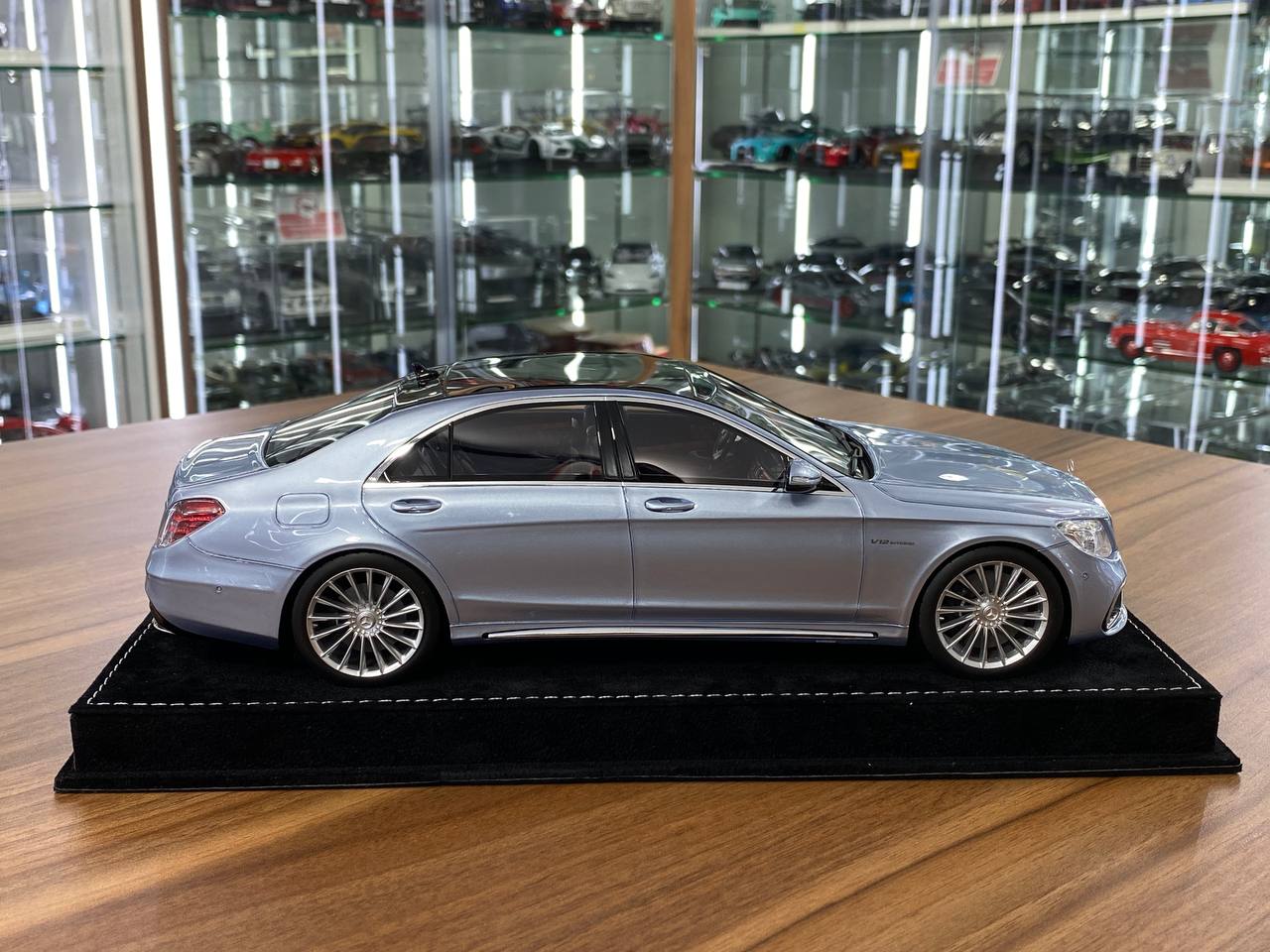 1/18 Resin model HH Models Mercedes Benz S65 L Reviera Blue Limited 30 pcs