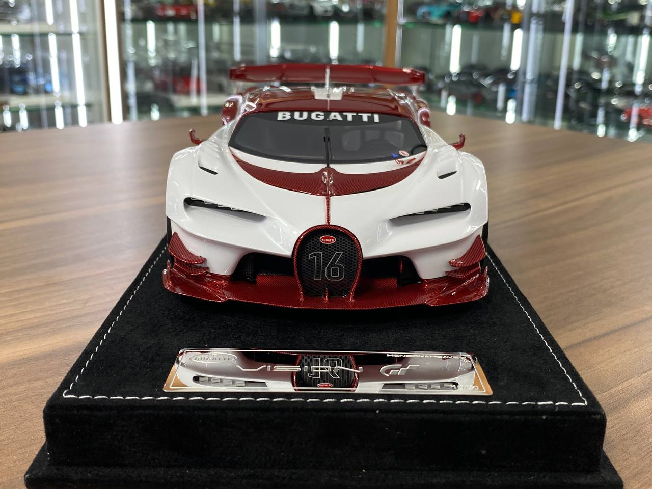 1/18 resin Models  Limited 30 pcs HH Models Bugatti Vision GT Pearl White /  Red carbon